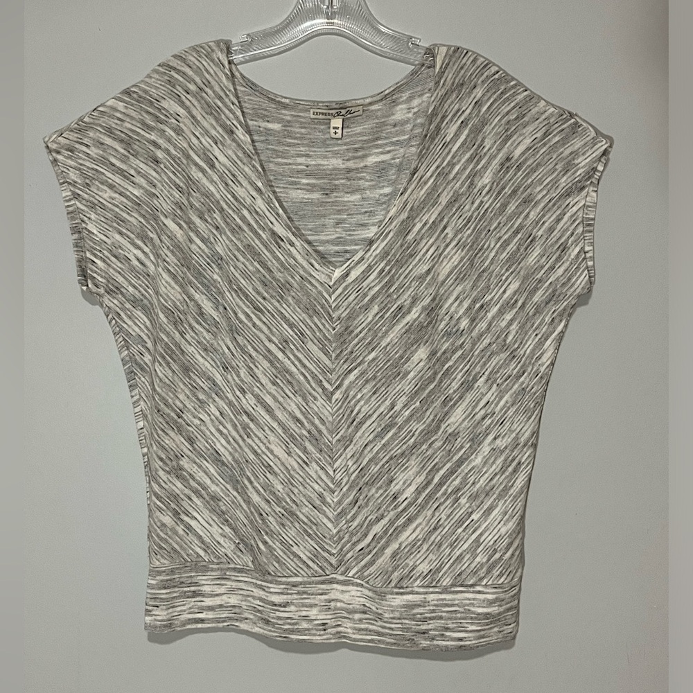 Express One Eleven — V neck, lightweight capped sleeve